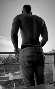 643281365: Chico busca chica en Barcelona