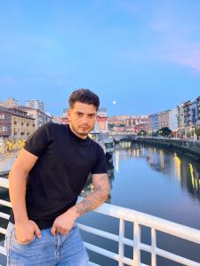 624048920: Chico busca chica en Zaragoza