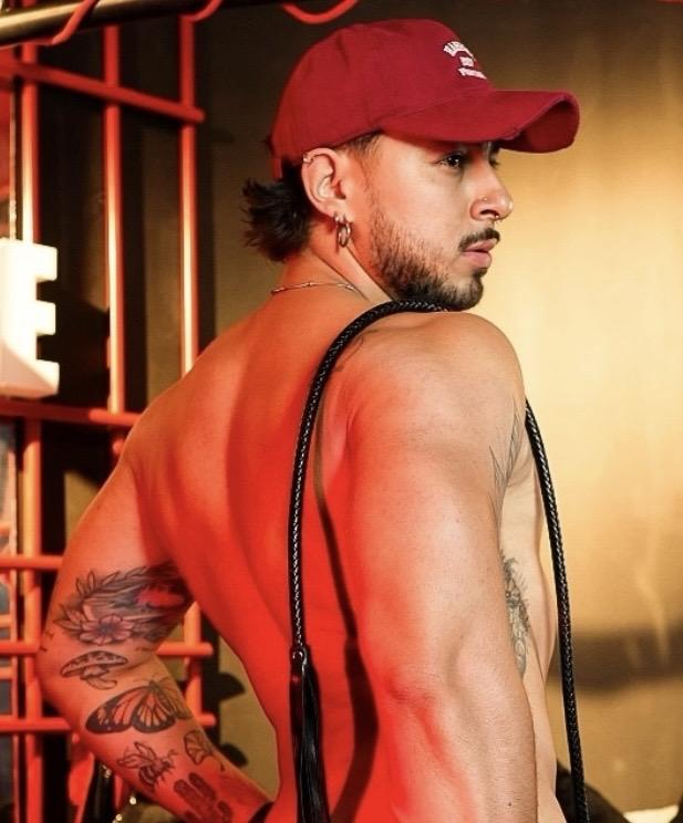 Chico busca chica en Granada: 