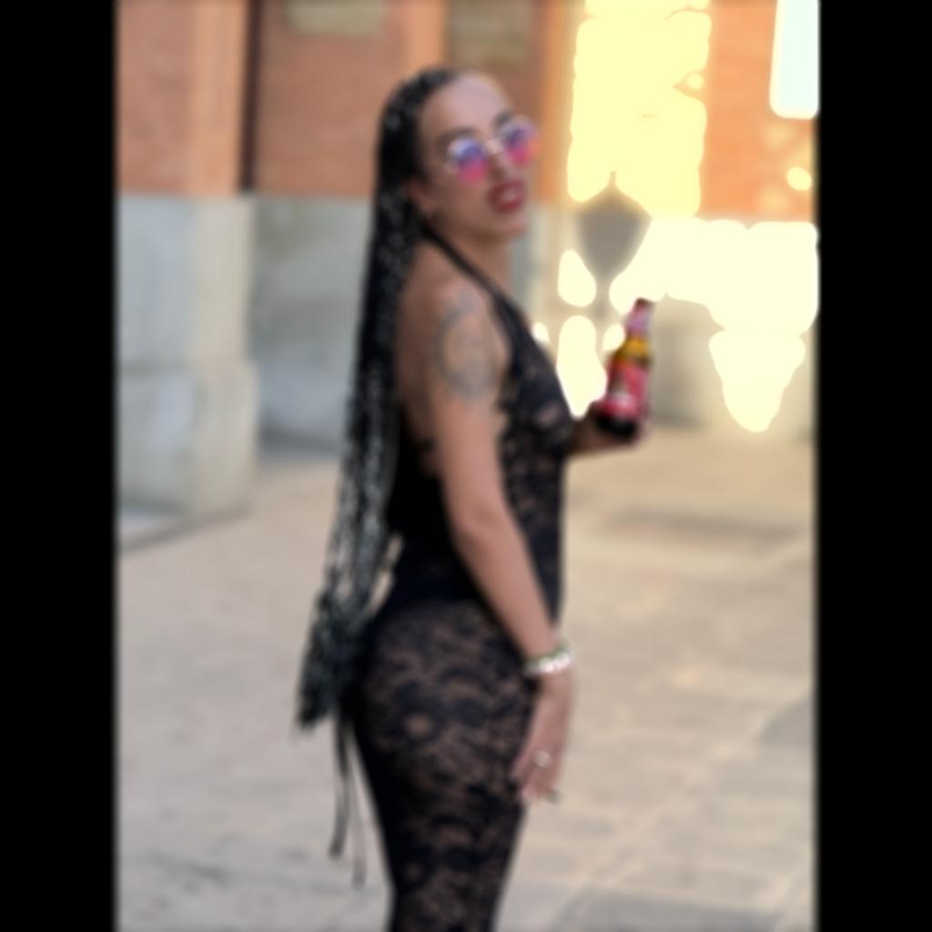 687143525: Chica busca chico en Sevilla