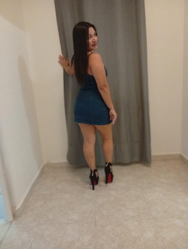 Chica busca chico en Almería: 