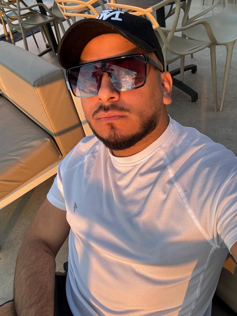 682318123: Chico busca chica en Madrid