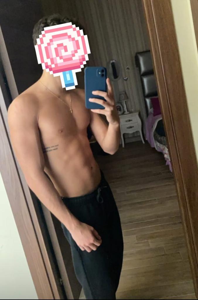 687182147: Chico busca chica en Murcia