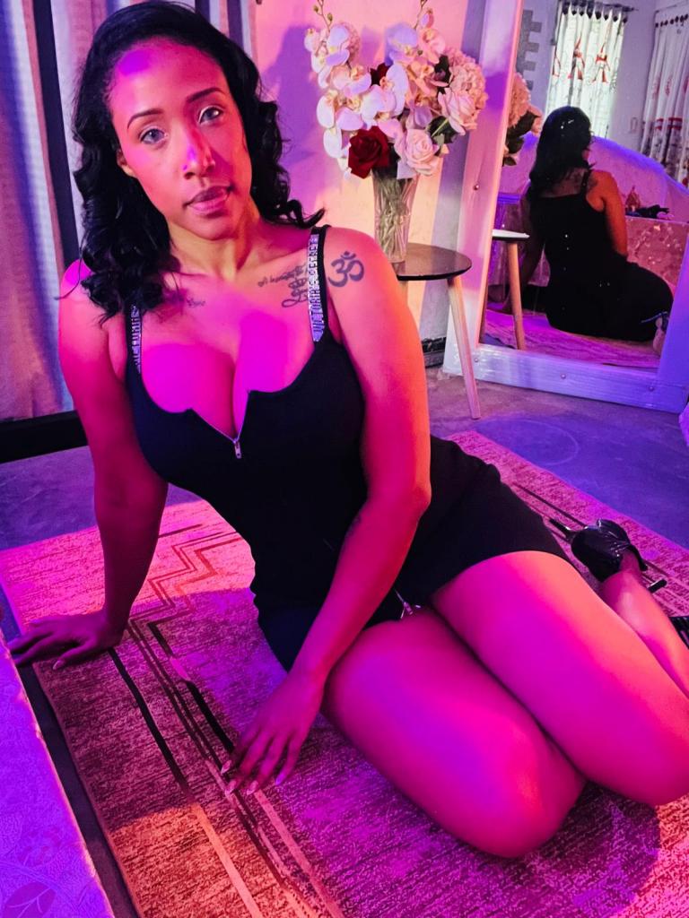 678245797: Chica busca chico en Madrid