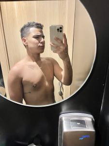 722566319: Chico busca chica en La Coruña