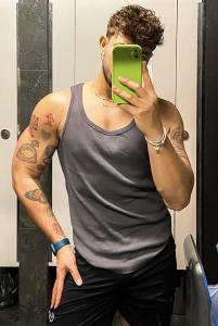 672044911: Chico busca chica en Valencia