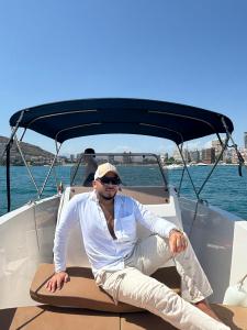 682318123: Chico busca chica en Madrid