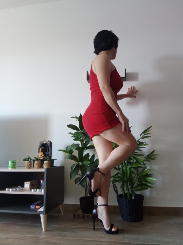 635311597: Chica busca chico en Madrid