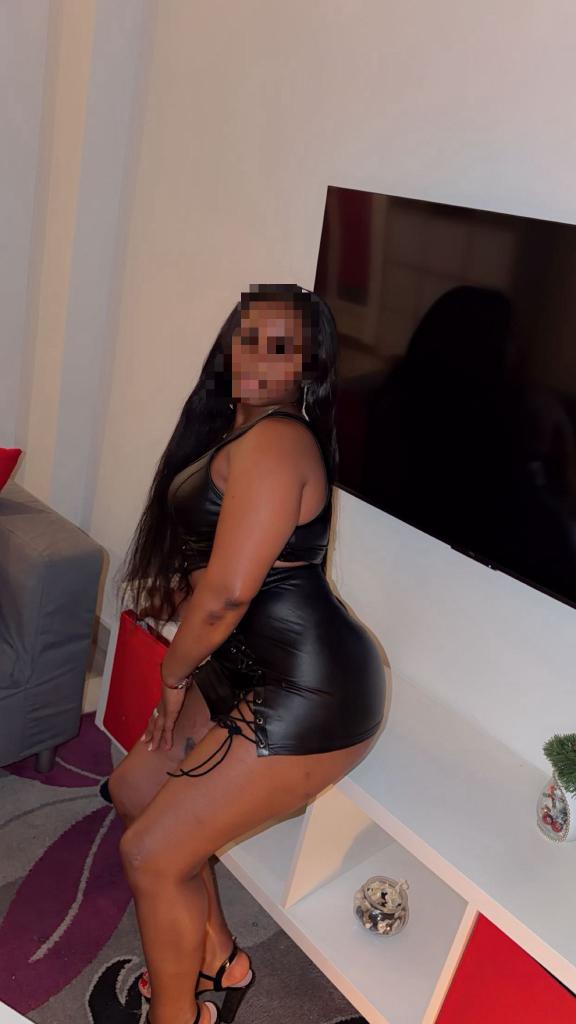 Chica busca chico en Alicante: Chica busca chico