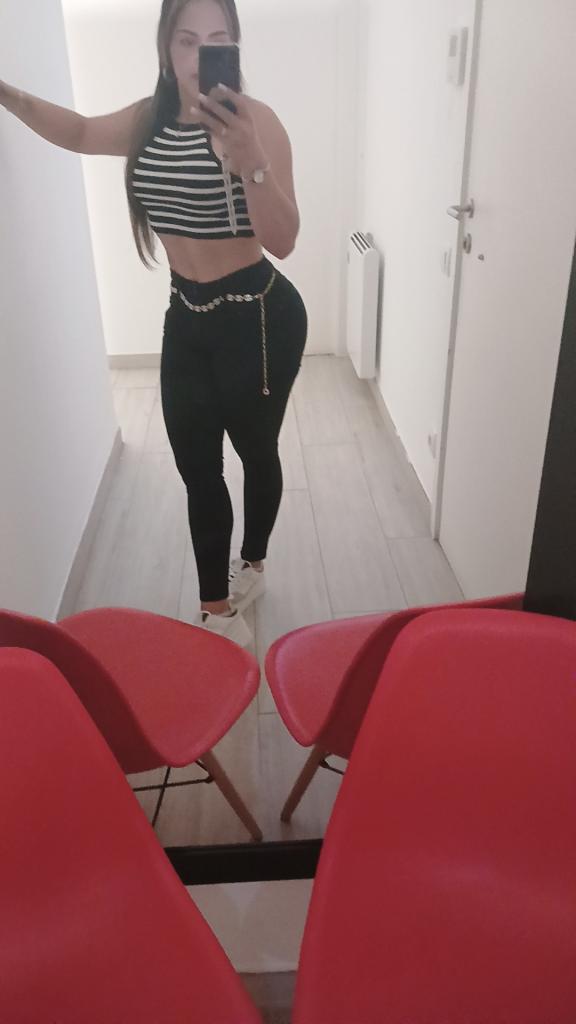 642880595: Chica busca chico en Barcelona