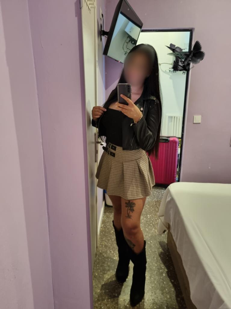 617236177: Chica busca chico en Barcelona