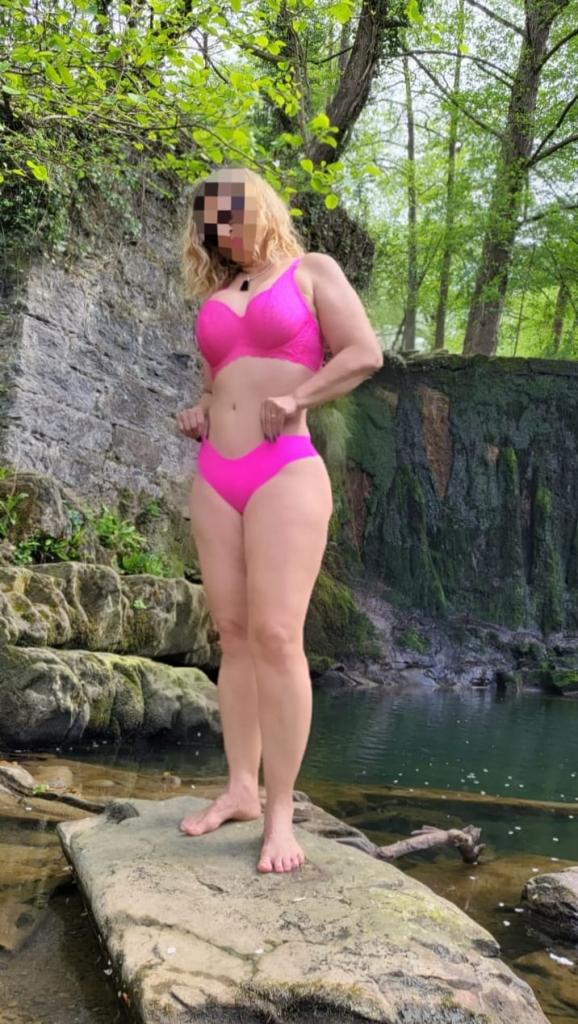 688812790: Chica busca chico en Guipúzcoa