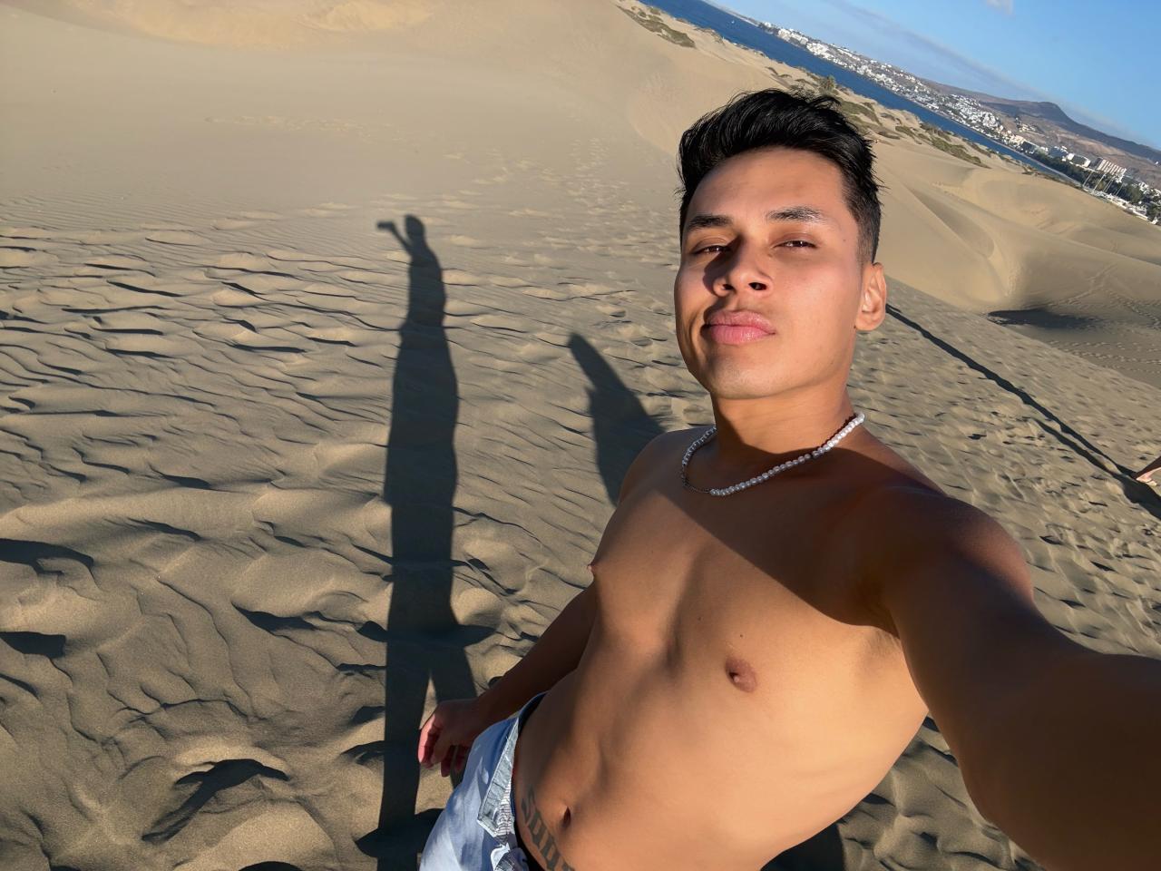 633152670: Chico busca chica en Cádiz