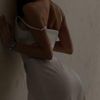 613897034: Chica busca chico en Gerona