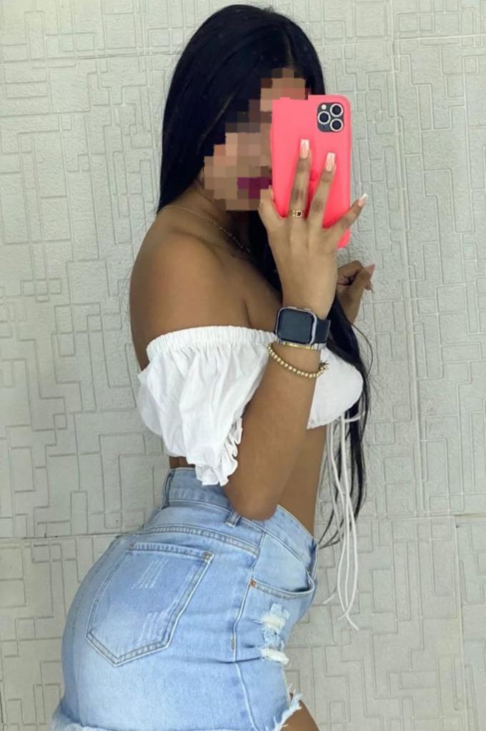 603381340: Chica busca chico en Sevilla