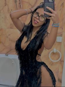 649401084: Chica busca chico en Sevilla