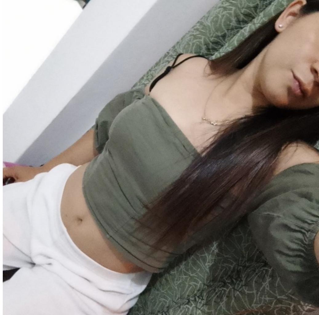 613945699: Chica busca chico en Barcelona