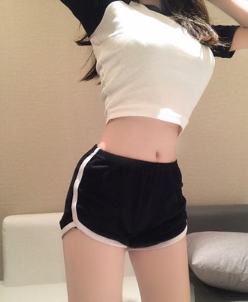 643935150: Chica busca chico en Barcelona