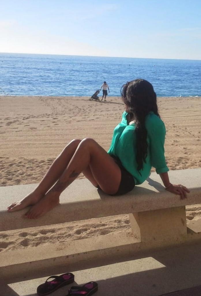 631121599: Chica busca chico en Gerona