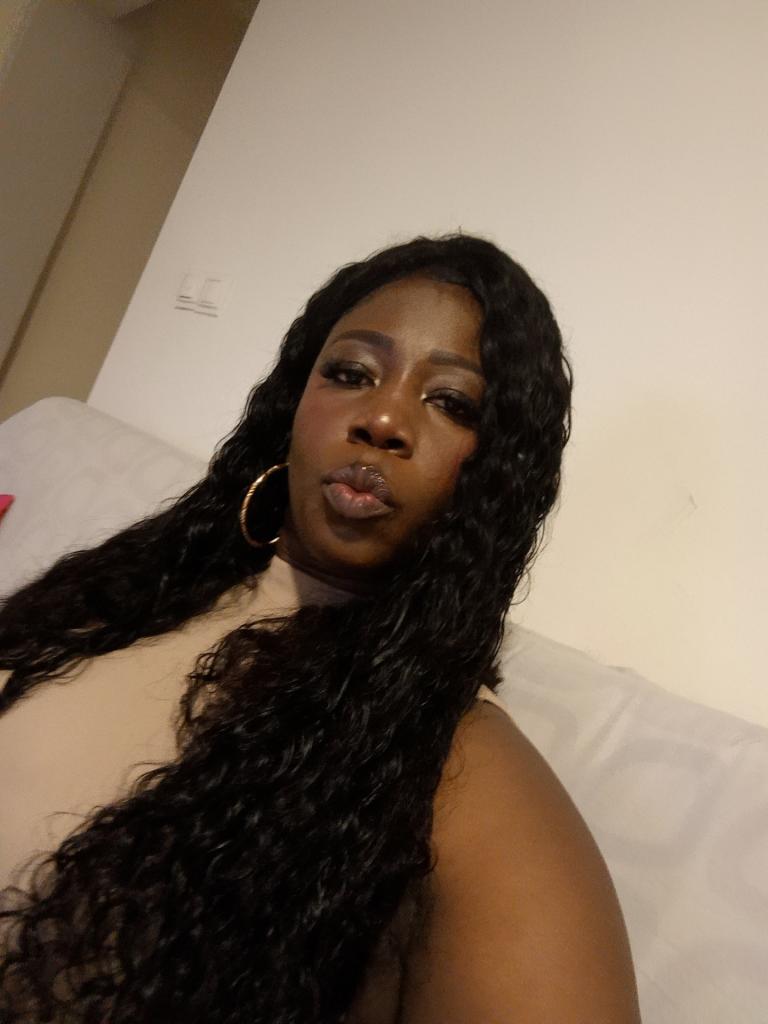 Chica busca chico en Huelva: 