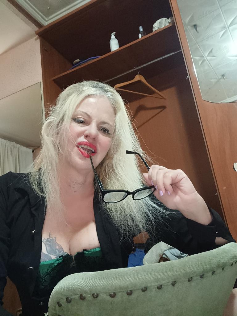 613898263: Chica busca chico en Valencia