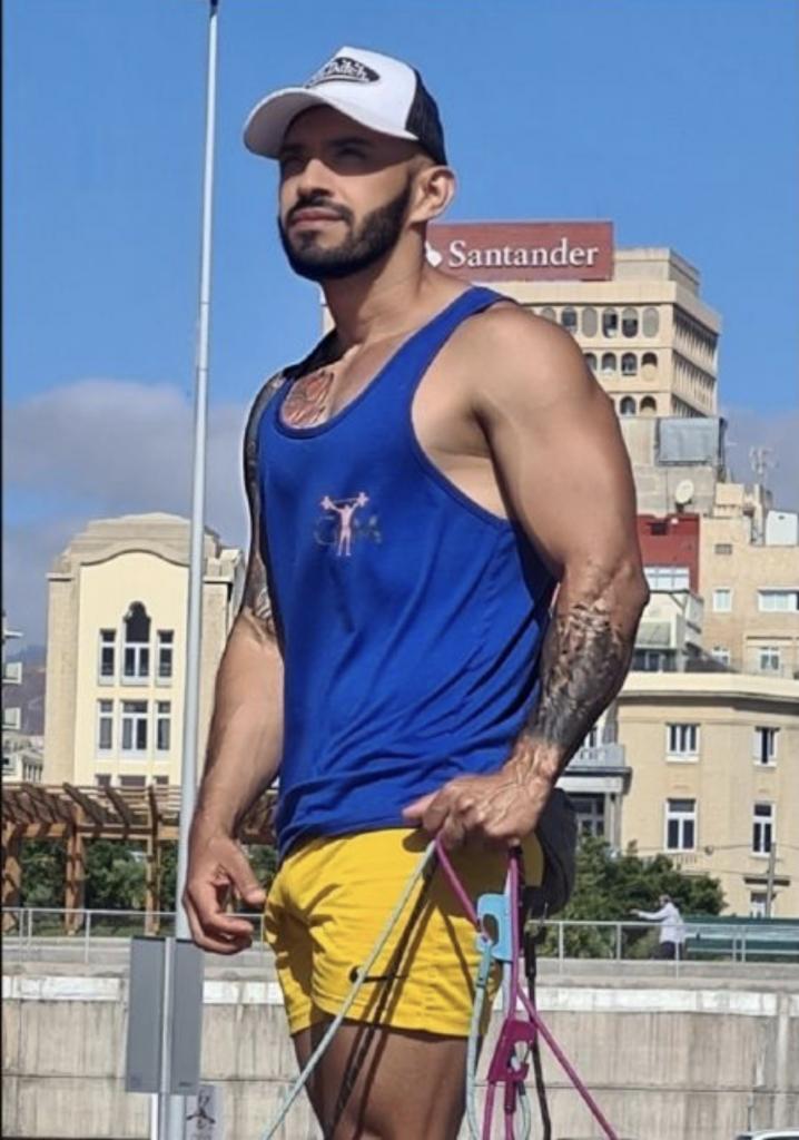 623495018: Chico busca chica en Sevilla