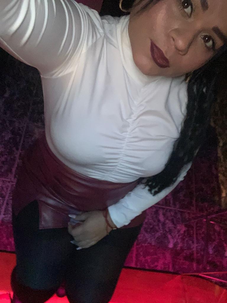 614806185: Chica busca chico en León