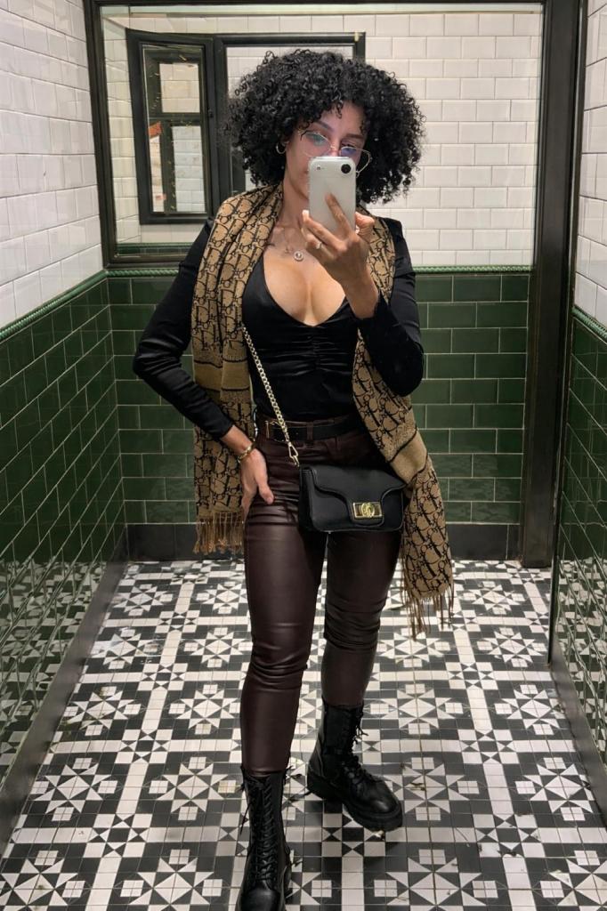 603941055: Chica busca chico en Lugo