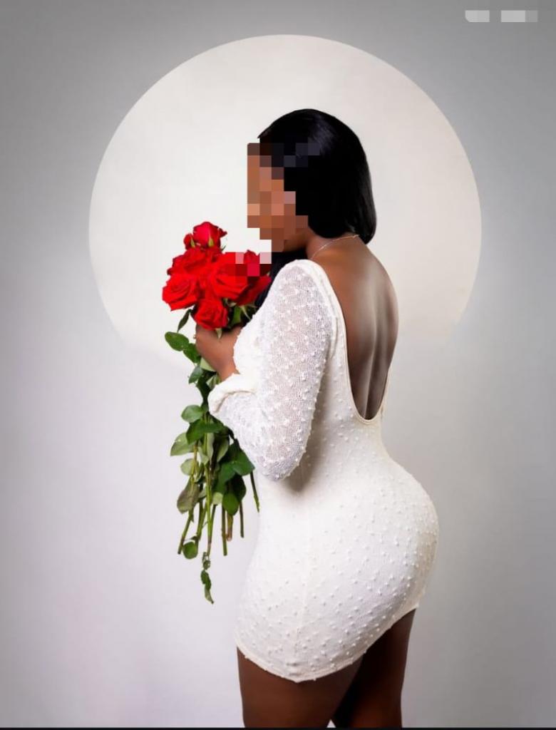 Chica busca chico en Alicante: Chica busca chico