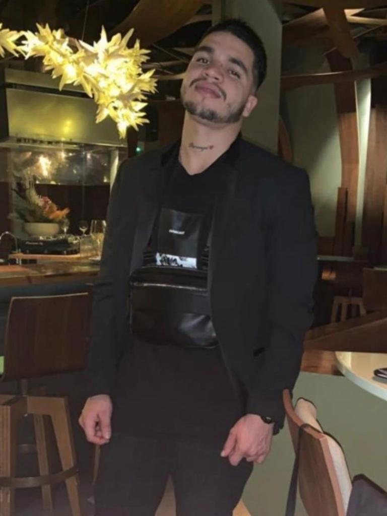 666464973: Chico busca chica en Barcelona