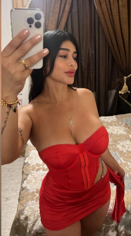 Chica busca chico en Málaga: Chica busca chico