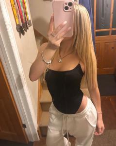 663196426: Chica busca chico en Murcia