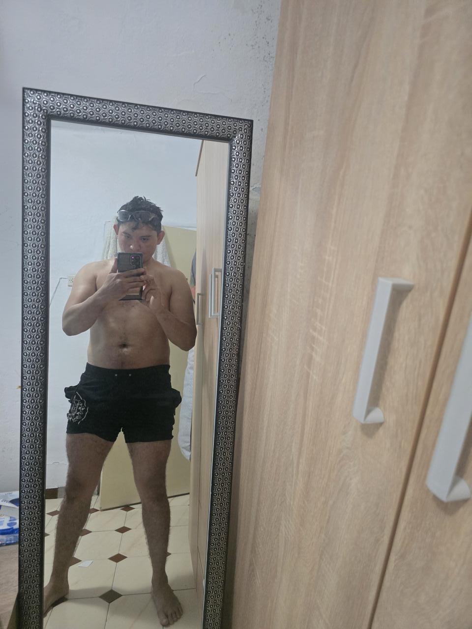 Chico busca chica en Sevilla: 