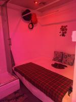 642621195: Chica busca chico en Barcelona