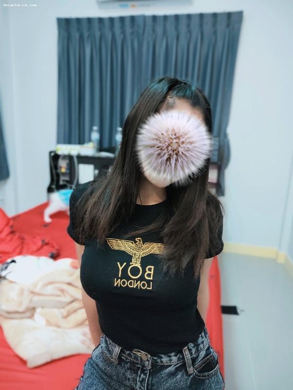 643425479: Chica busca chico en Lérida