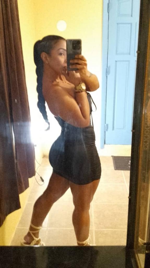 697761542: Chica busca chico en Tenerife