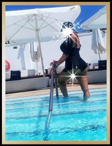 662697246: Chica busca chico en Sevilla