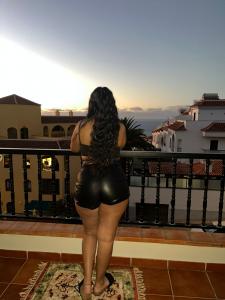 643567883: Chica busca chico en Tenerife