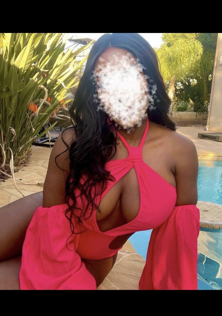 632779229: Chica busca chico en Barcelona