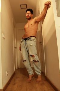 643852366: Chico busca chica en Sevilla