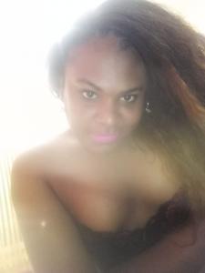 671364419: Transexual en Gerona