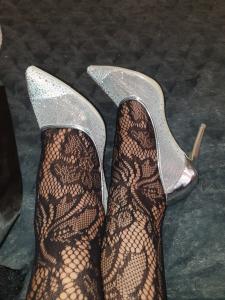 643927040: Chica busca chico en Asturias