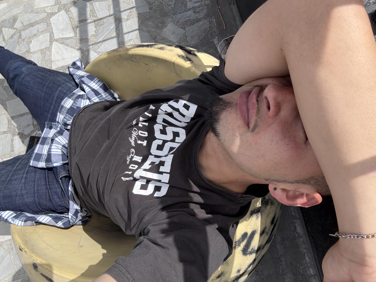 670342985: Chico busca chica en Madrid