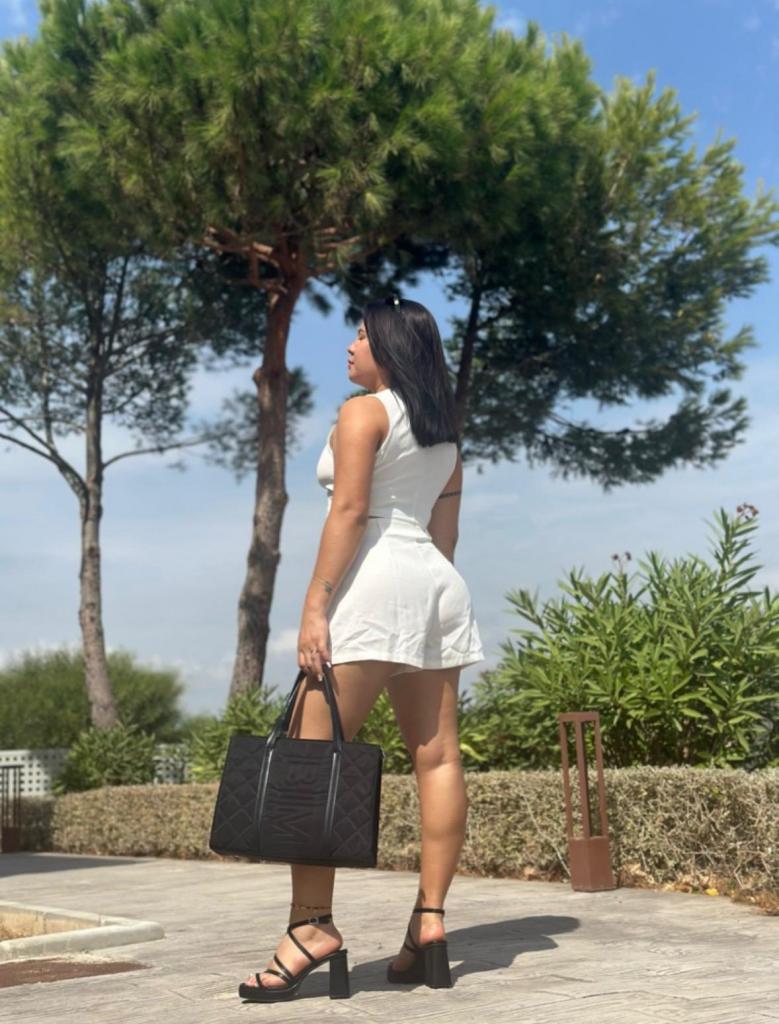 Chica busca chico en Málaga: Chica busca chico