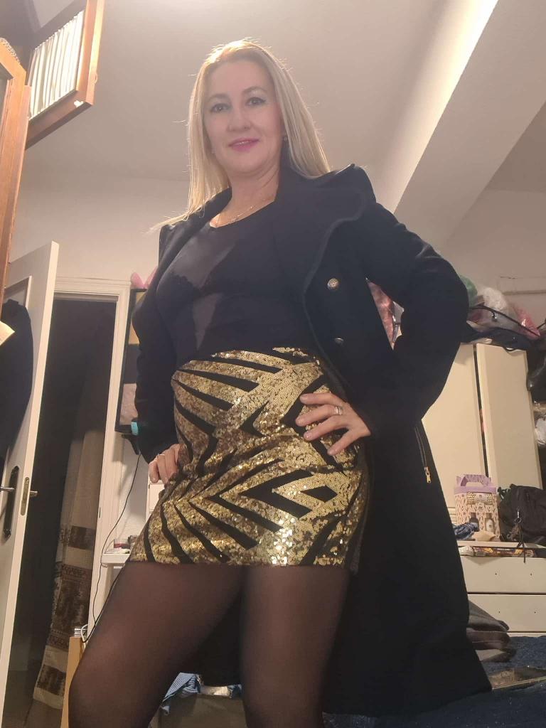 604885078: Chica busca chico en Almería