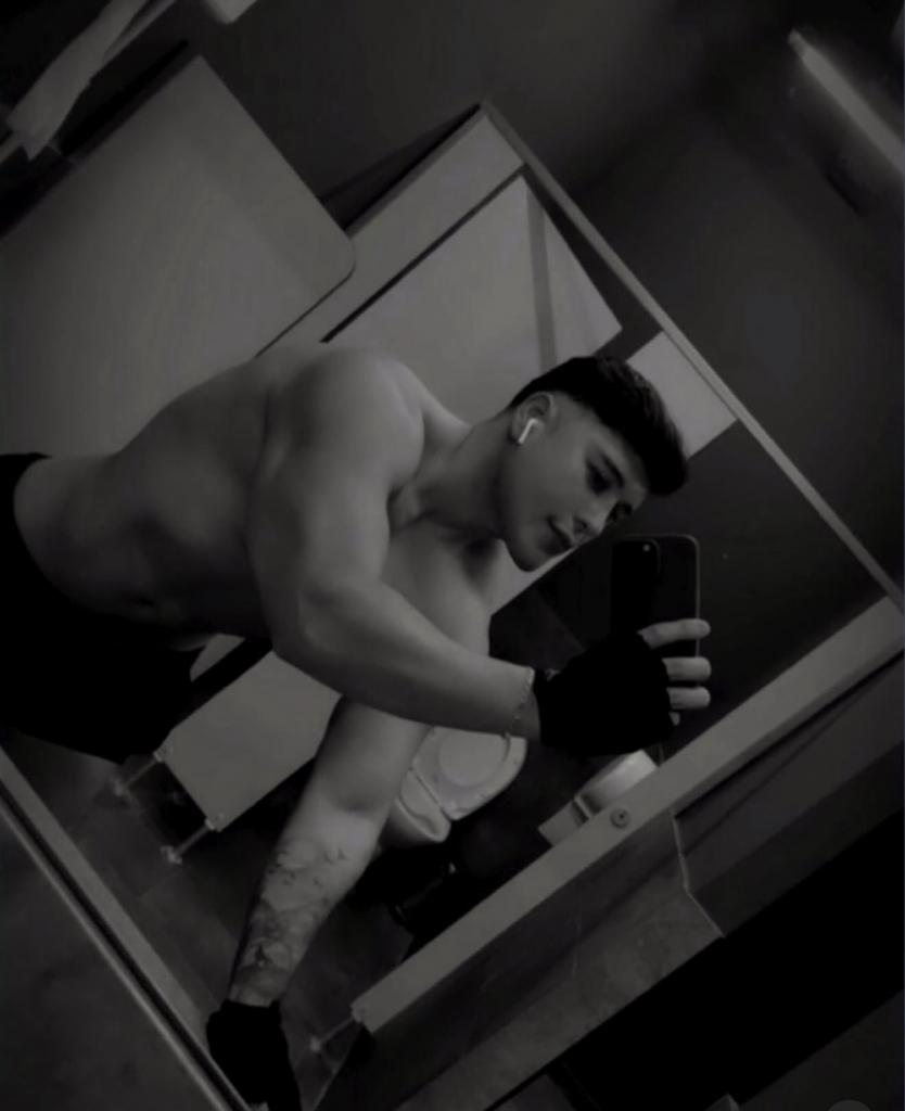 663780321: Chico busca chica en Málaga