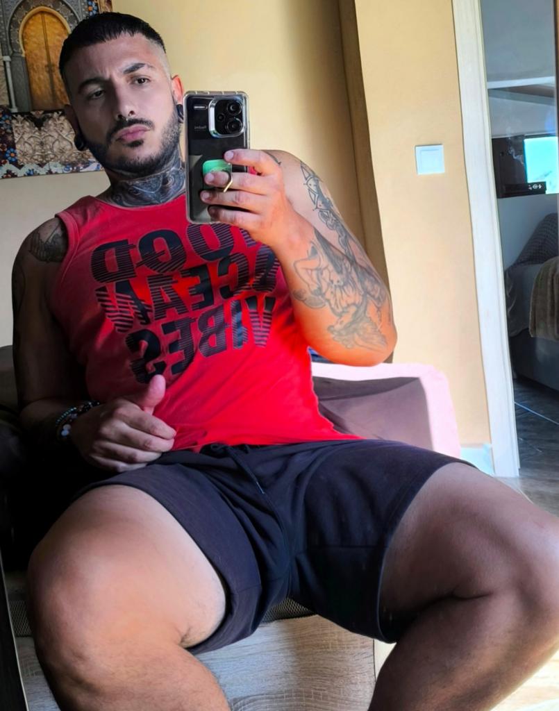 Chico busca chica en Sevilla: 