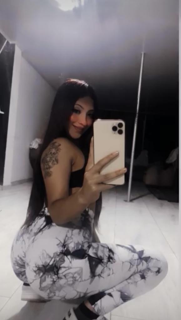 613269768: Chica busca chico en Sevilla