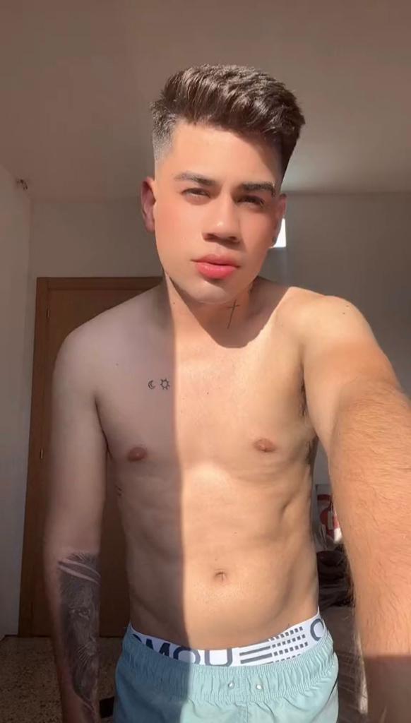 Chico busca chica en Málaga: 