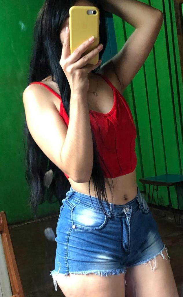 742064355: Chica busca chico en Málaga